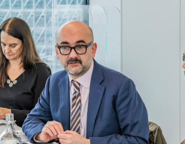 Déjeuner-débat avec M. Asif Khan, directeur de la Division des politiques et de la médiation du Département des affaires politiques et de la consolidation de la paix des Nations Unies.